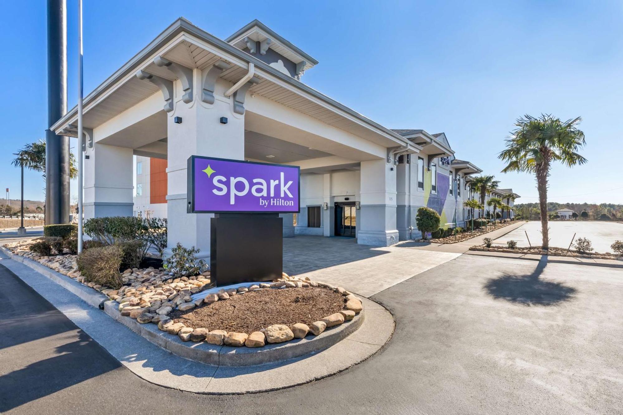 Spark By Hilton Calhoun Kültér fotó