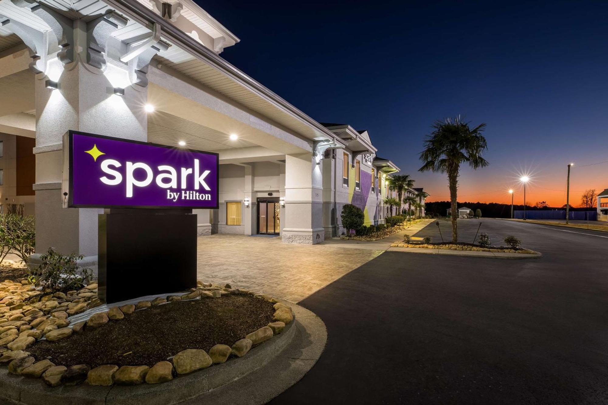 Spark By Hilton Calhoun Kültér fotó